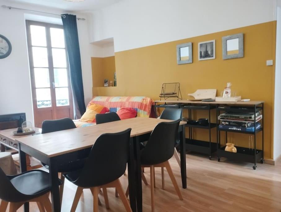 Appartement En Plein Centre. Carpentras Eksteriør bilde
